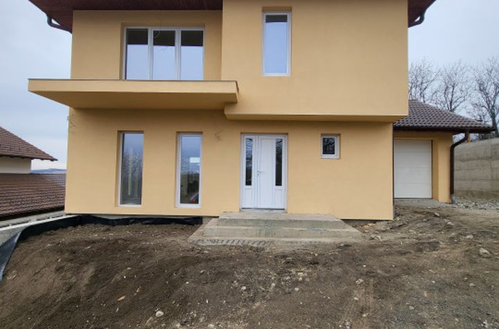 Vilă - 4 camere de vanzare SIBIU - Sibiu anunturi imobiliare Sibiu