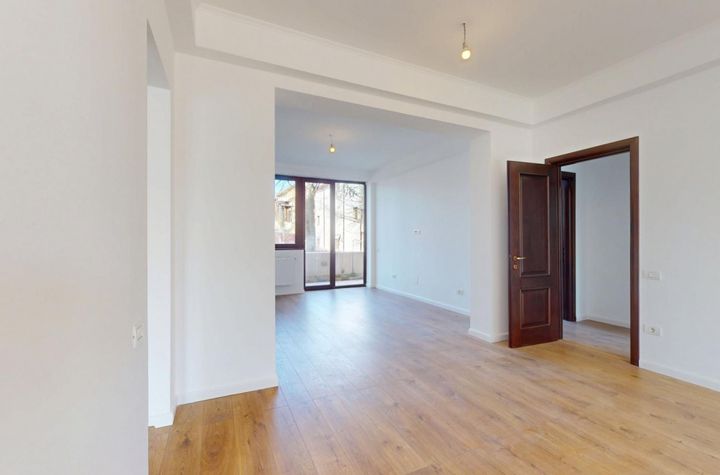 Apartament 3 camere de vanzare DOMENII - Bucuresti anunturi imobiliare Bucuresti