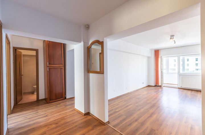 Apartament 3 camere de inchiriat CENTRUL CIVIC - Brasov anunturi imobiliare Brasov