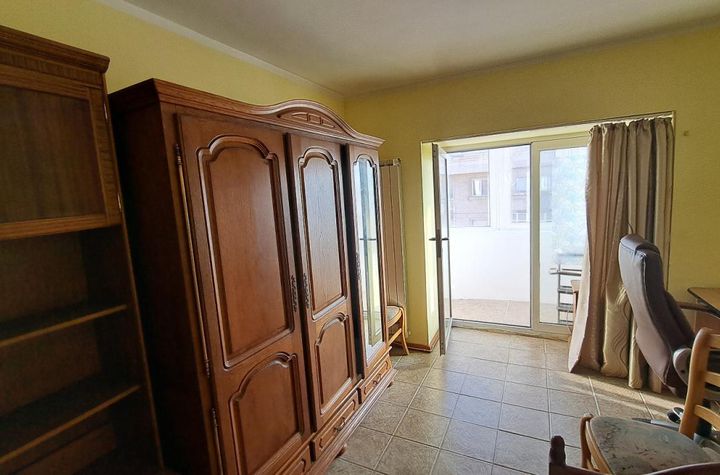 Apartament 3 camere de vanzare CENTRUL CIVIC - Bucuresti anunturi imobiliare Bucuresti