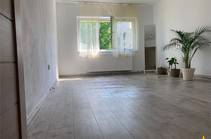 Apartament 3 camere de vanzare ASTRA - Brasov anunturi imobiliare Brasov