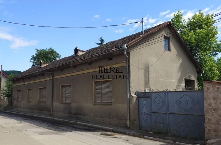 Casă - 5 camere de vanzare BRAD - Hunedoara anunturi imobiliare Hunedoara