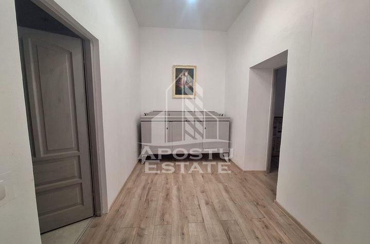 Apartament 4 camere de vanzare CENTRAL - Arad anunturi imobiliare Arad