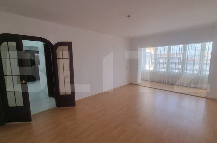 Apartament 3 camere de vanzare ULTRACENTRAL - Bacau anunturi imobiliare Bacau