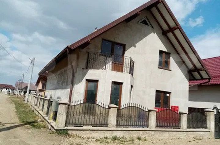 Vilă - 6 camere de vanzare RADAUTI - Suceava anunturi imobiliare Suceava