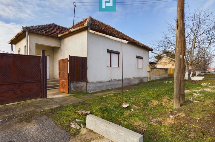 Casă - 3 camere de vanzare SOFRONEA - Arad anunturi imobiliare Arad