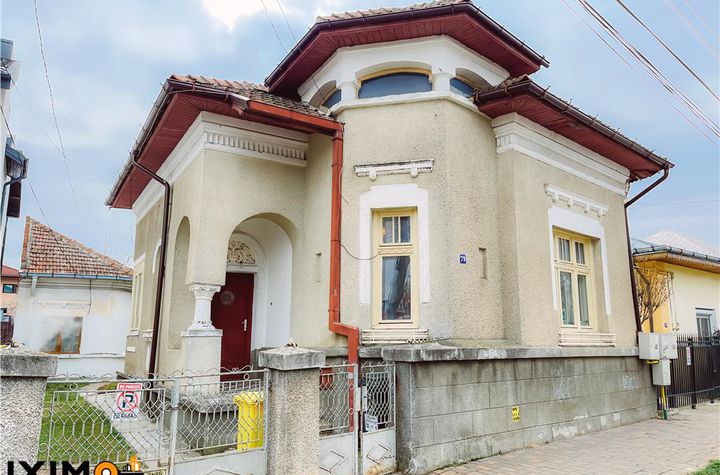 Casă - 6 camere de vanzare ULTRACENTRAL - Bacau anunturi imobiliare Bacau