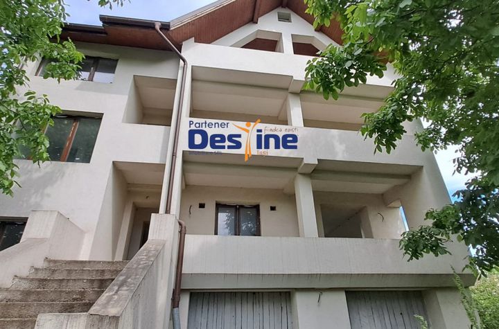 Vilă - 11 camere de vanzare VALEA LUPULUI - Iasi anunturi imobiliare Iasi