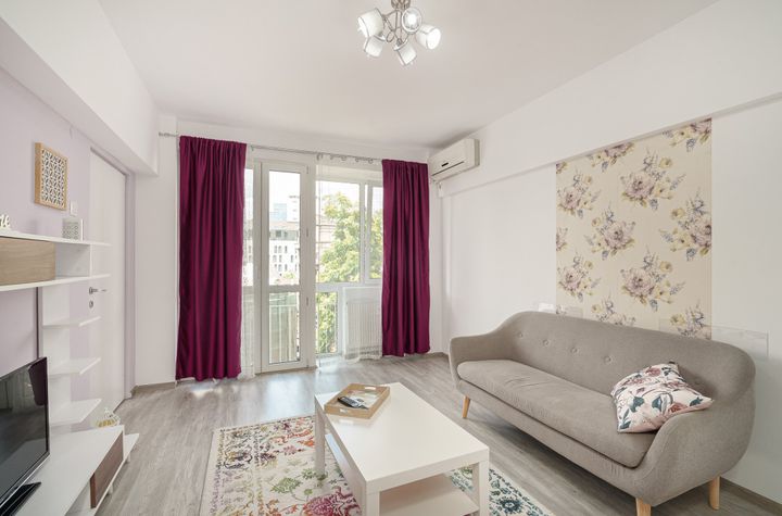 Apartament 2 camere de vanzare ROMANA - Bucuresti anunturi imobiliare Bucuresti