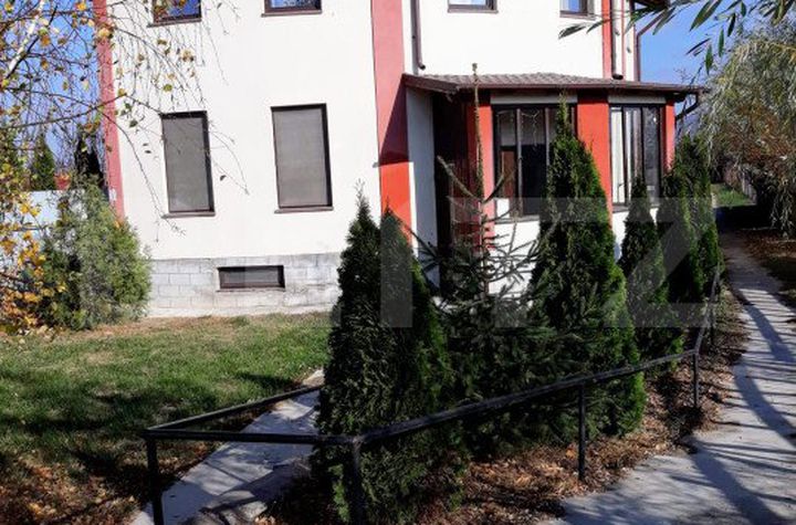 Vilă - 4 camere de vanzare BACAU - Bacau anunturi imobiliare Bacau