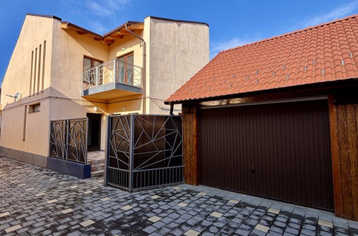 Vilă - 5 camere de vanzare LAZARET - Sibiu anunturi imobiliare Sibiu