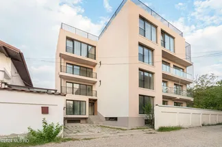 Apartament 11 camere de vânzare Bucuresti - Baneasa