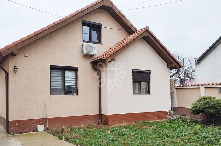 Casă - 4 camere de vanzare ROGERIUS - Bihor anunturi imobiliare Bihor