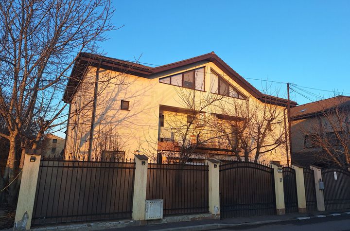 Vilă - 5 camere de vanzare BERCENI - Bucuresti anunturi imobiliare Bucuresti