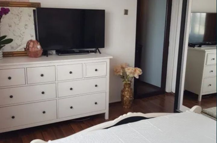 Apartament 3 camere de vanzare PLOIESTI - Prahova anunturi imobiliare Prahova