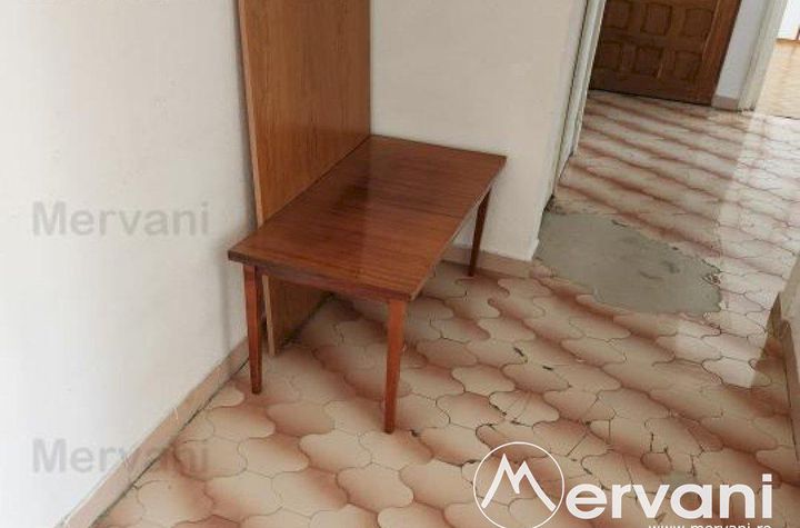 Apartament 3 camere de vanzare CENTRU - Prahova anunturi imobiliare Prahova