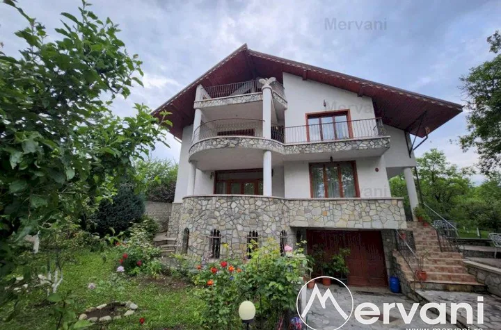 Casă - 7 camere de vanzare CORNU - Prahova anunturi imobiliare Prahova