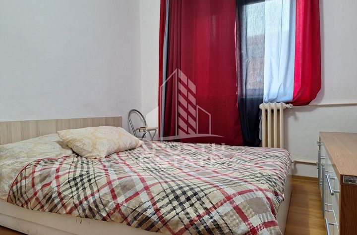 Apartament 3 camere de vanzare AUREL VLAICU - Arad anunturi imobiliare Arad