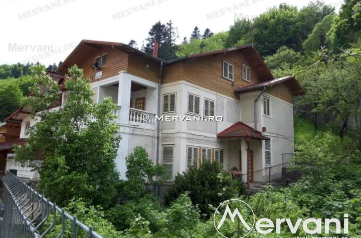 Casă - 9 camere de vanzare SINAIA - Prahova anunturi imobiliare Prahova