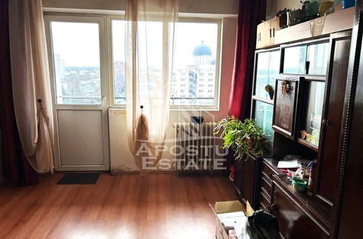 Apartament 3 camere de vanzare CENTRAL - Arad anunturi imobiliare Arad