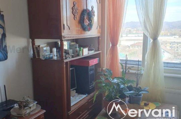 Apartament 3 camere de vanzare CENTRU - Prahova anunturi imobiliare Prahova