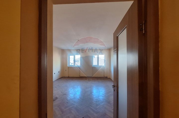 Apartament 4 camere de vanzare CENTRAL - Sibiu anunturi imobiliare Sibiu