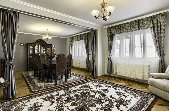 Vilă - 10 camere de vanzare CENTRAL - Arad anunturi imobiliare Arad