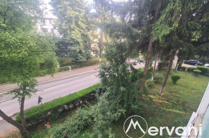 Apartament 2 camere de vanzare CENTRU - Prahova anunturi imobiliare Prahova