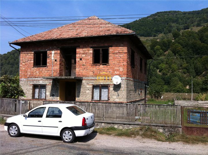 Vilă - 7 camere de vanzare MALAIA - Valcea anunturi imobiliare Valcea