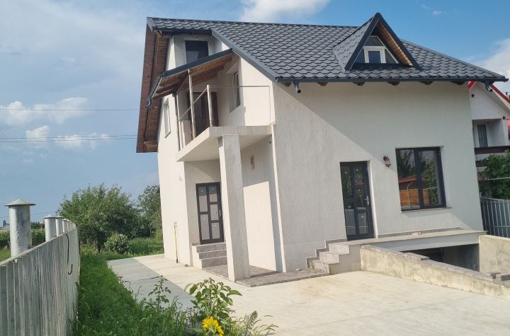 Casă - 4 camere de vanzare BACAU - Bacau anunturi imobiliare Bacau