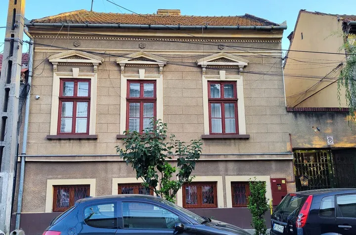 Vilă - 5 camere de vanzare BOUL ROSU - Arad anunturi imobiliare Arad