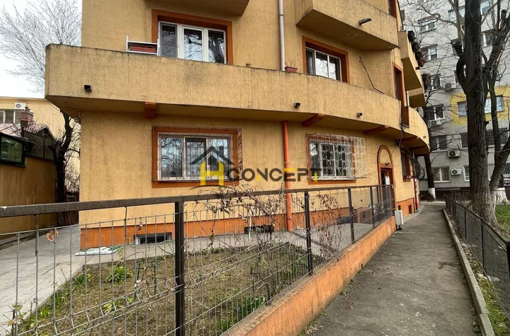 Apartament 3 camere de vanzare 1 MAI - Bucuresti anunturi imobiliare Bucuresti