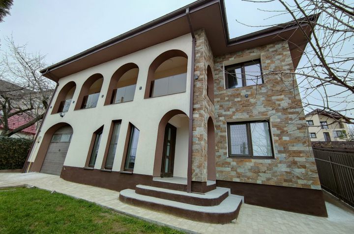 Vilă - 5 camere de vanzare VALEA ADANCA - Iasi anunturi imobiliare Iasi