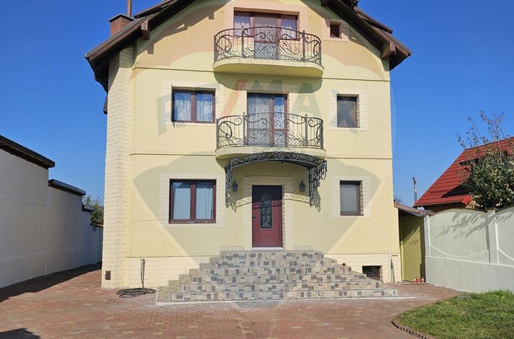 Vilă - 12 camere de vanzare CENTRAL - Sibiu anunturi imobiliare Sibiu