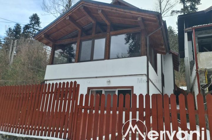 Casă - 9 camere de vanzare SINAIA - Prahova anunturi imobiliare Prahova