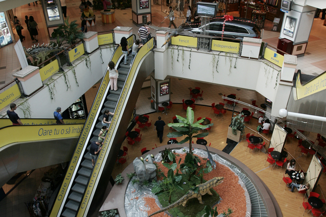 13972-mall-zf.jpg