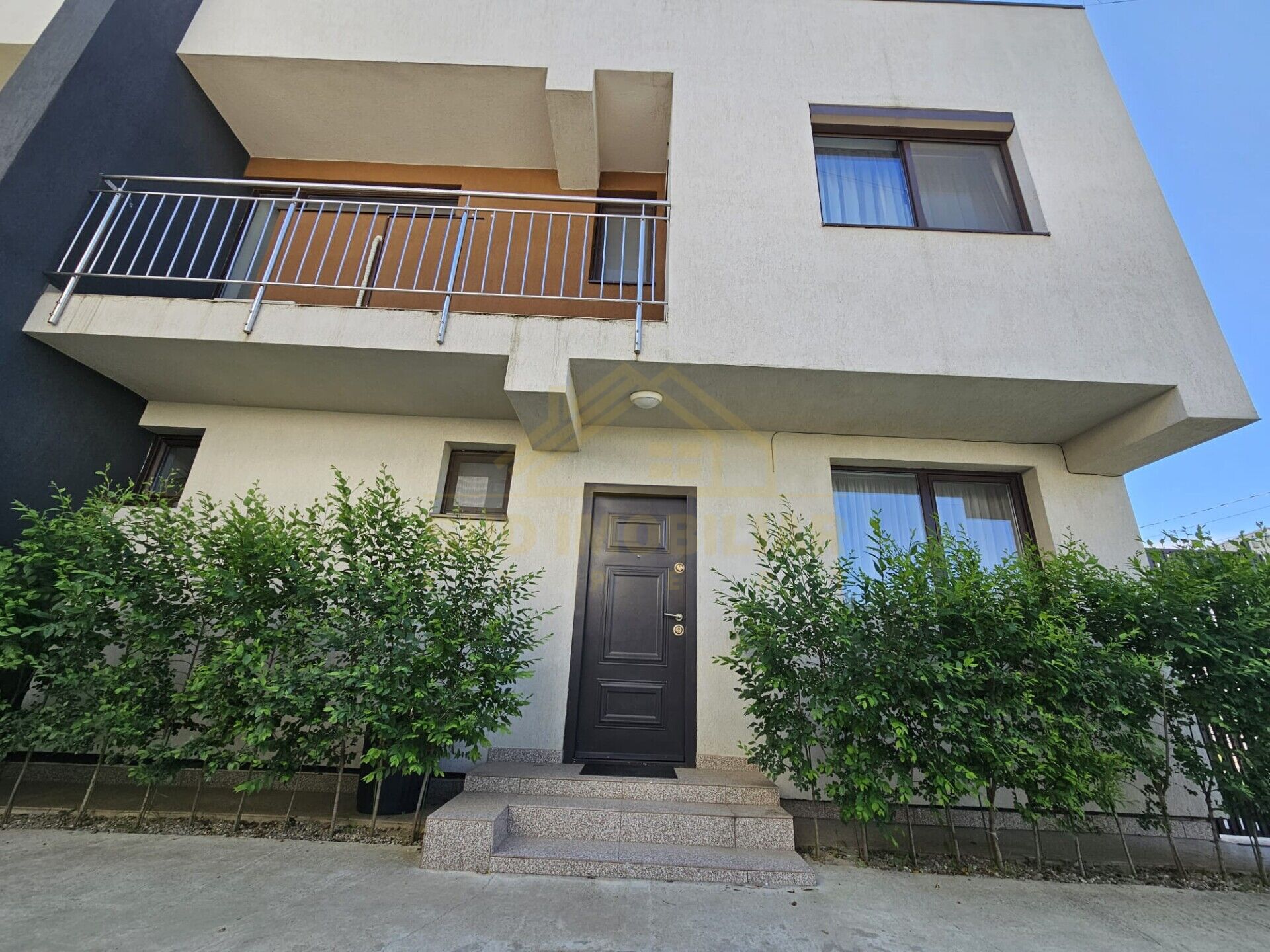 DUPLEX P+1-INTRARE COMUNA BERCENI